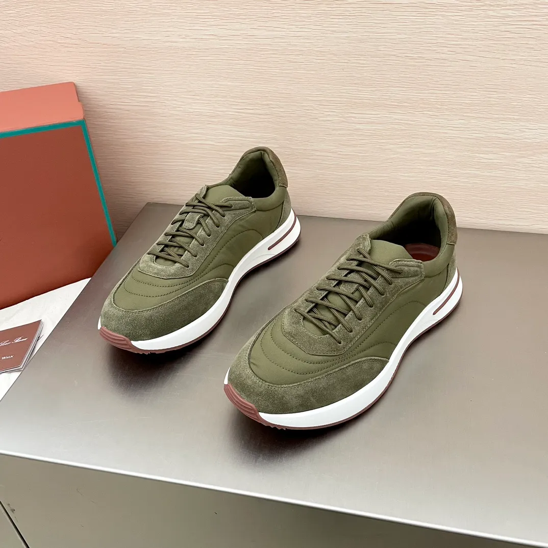 Factory price: 460💰Loro men's shoes💰iana WeekendWalk men's waterproof sports shoes! Waterproof canvas warm men's shoes, the lightest L men's shoes in history 💰jogging shoes, the upper is made of Wind microfiber with StormSystem® waterproof and windproof treatment and goatskin, which is waterproof and warm. There will be a little wrinkle on the upper, which is normal because the waterproof fabric is very soft and the exquisite carving is very challenging. Craftsmanship and lathe workmanship, the lining is made of cloth for a warmer and more comfortable fit, and the Kummel-colored rubber outsole is made of lightweight material: this structure ensures proper weight distribution during walking, improves shock absorption and rebound, enhances grip and stability, and the eyelets and upper back of the shoe are embellished with light and very comfortable shoes! Packed in the original box at the counter, multiple colors available! Size: 39-40-41-42-43-44 45 standard leather shoe size